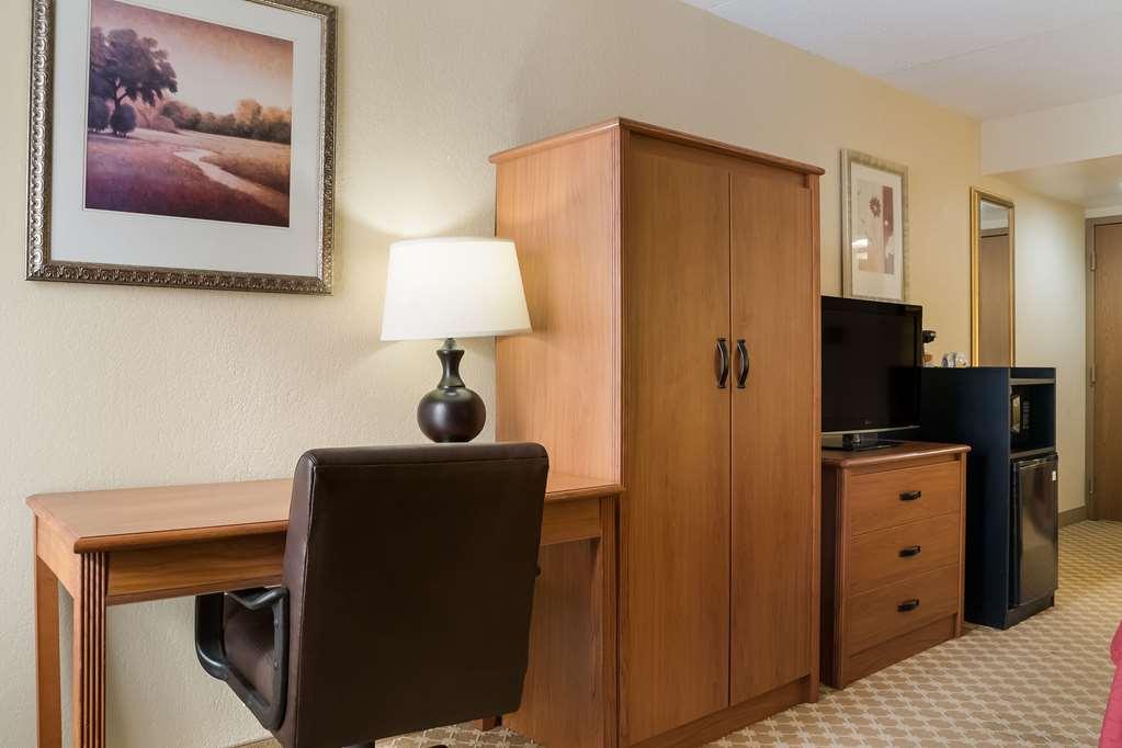 סגינאו Quality Inn & Suites חדר תמונה