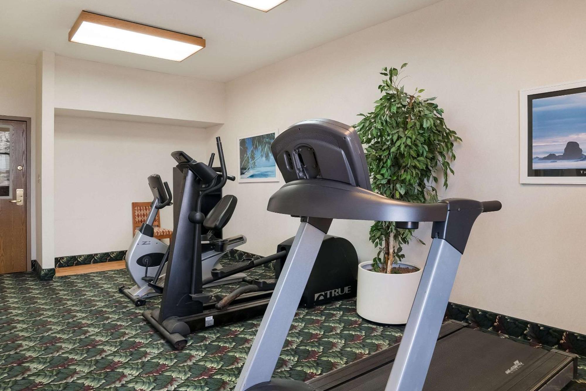 סגינאו Quality Inn & Suites מראה חיצוני תמונה
