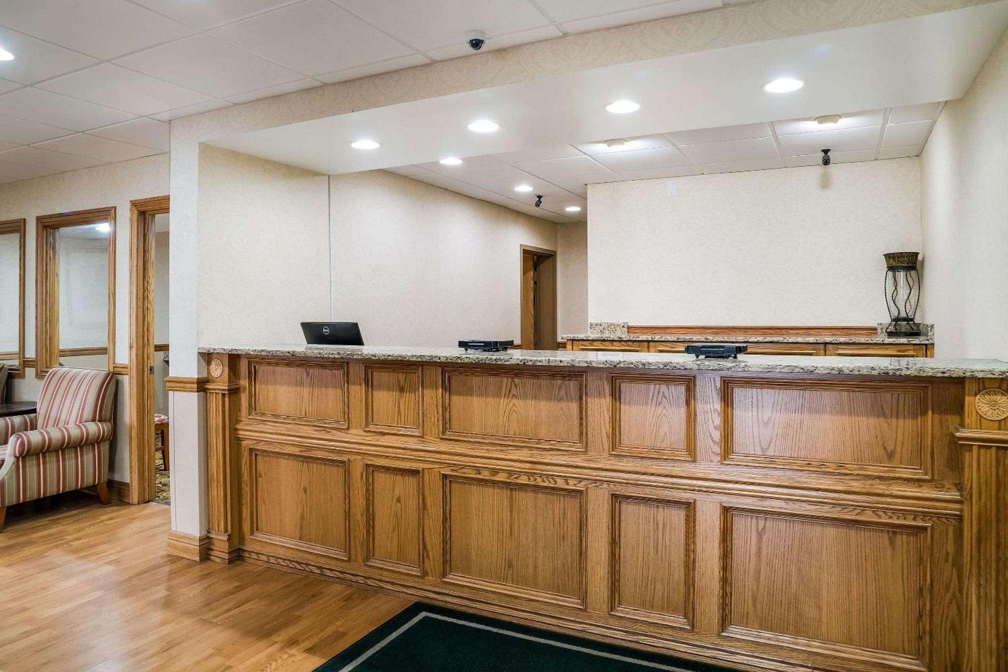 סגינאו Quality Inn & Suites מראה חיצוני תמונה