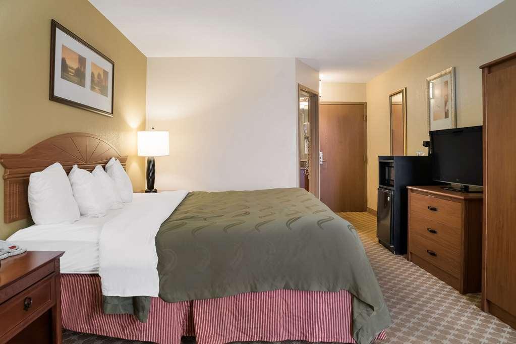 סגינאו Quality Inn & Suites חדר תמונה