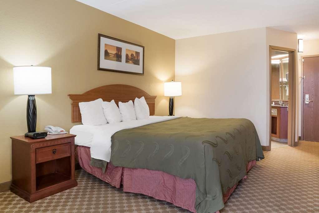 סגינאו Quality Inn & Suites חדר תמונה