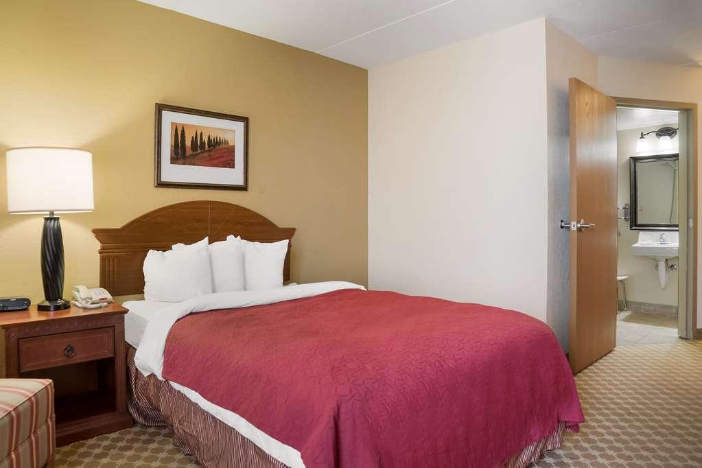 סגינאו Quality Inn & Suites חדר תמונה