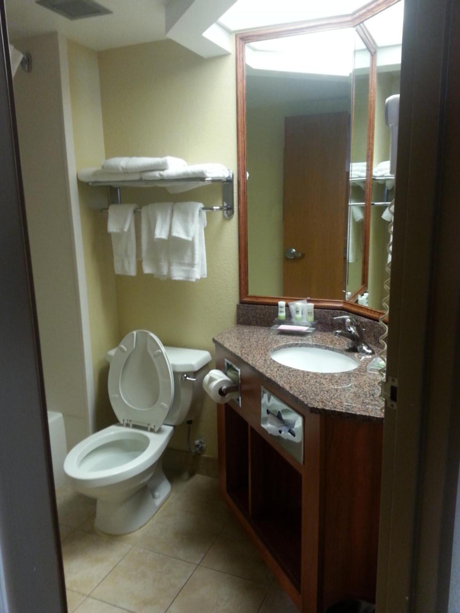 סגינאו Quality Inn & Suites מראה חיצוני תמונה