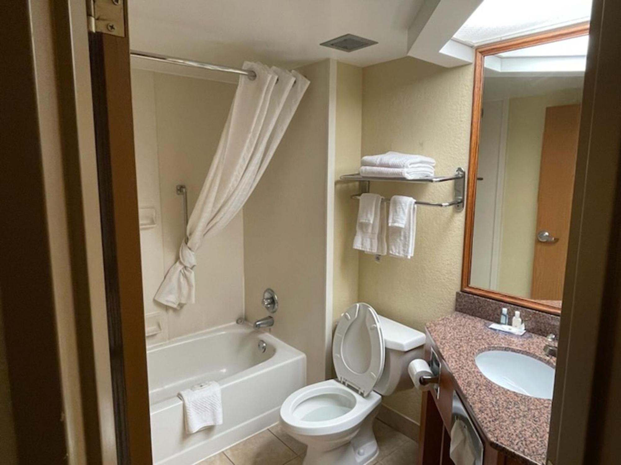 סגינאו Quality Inn & Suites מראה חיצוני תמונה